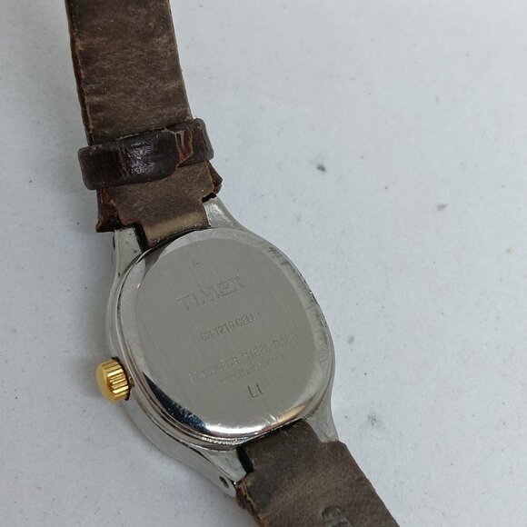 Timex LL Women's 19 mm Two Tone Quartz Watch NEW BATTERY - Picture 10 of 11